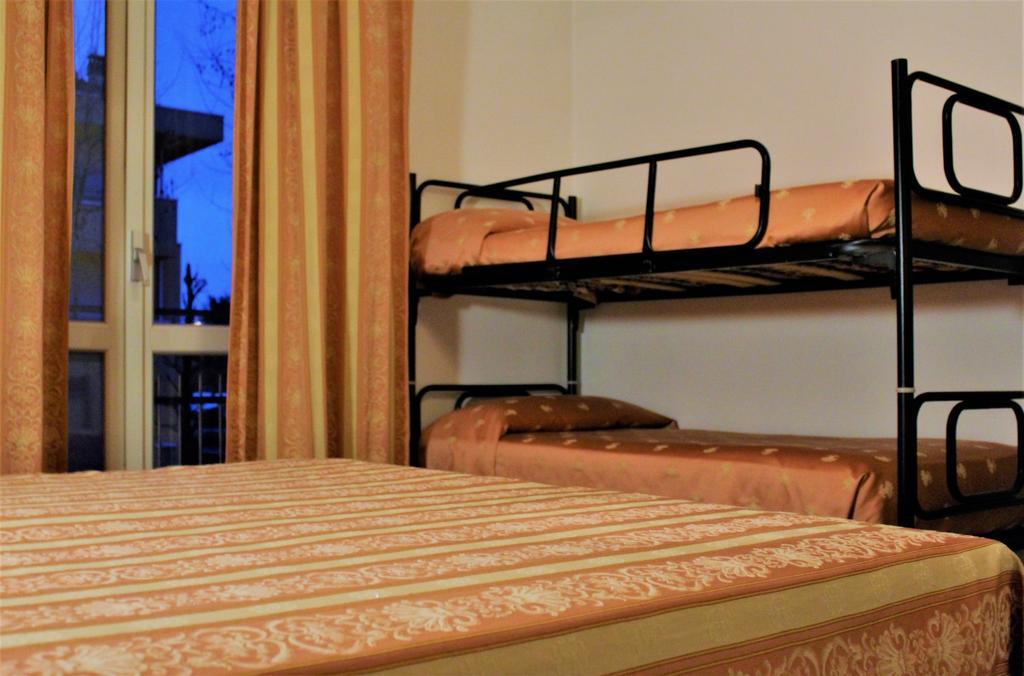 Hotel Midi Річчоне Екстер'єр фото
